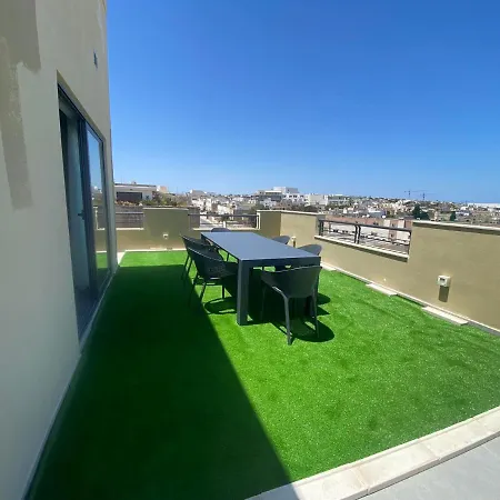 Frank's 350 Sqm Churchill Penthouse