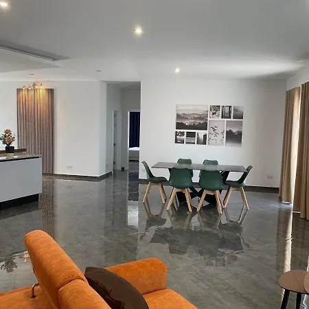 Frank's 350 Sqm Churchill Penthouse * San Ġwann